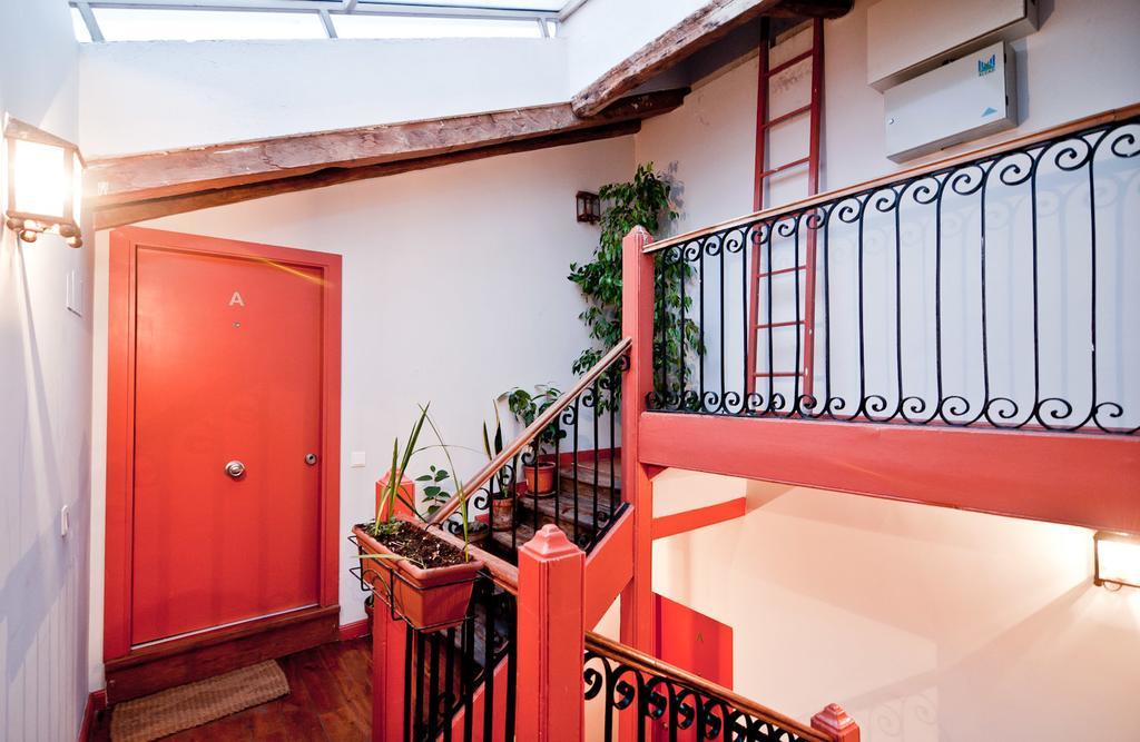 Apartamentos Puerta Del Sol I Madrid Rum bild