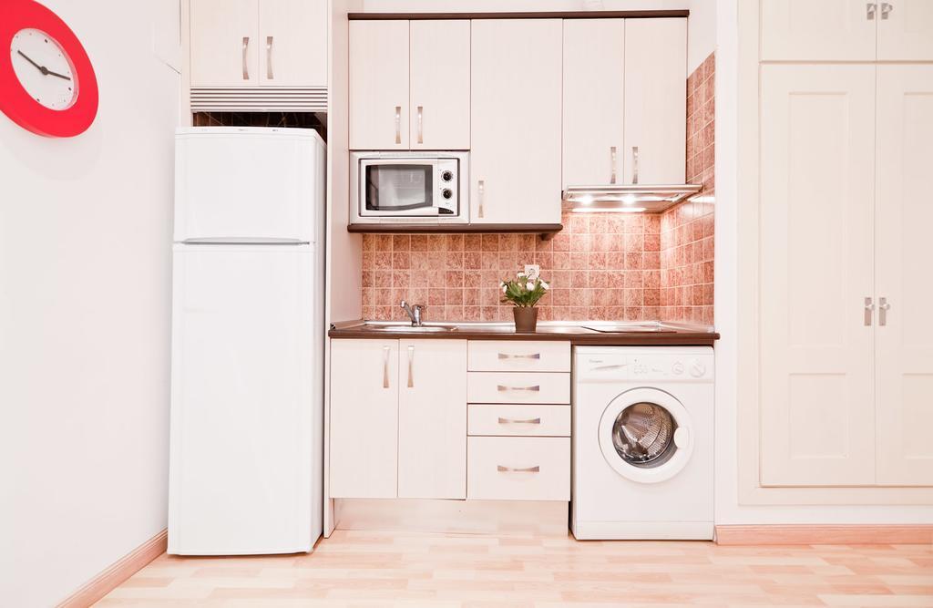 Apartamentos Puerta Del Sol I Madrid Rum bild