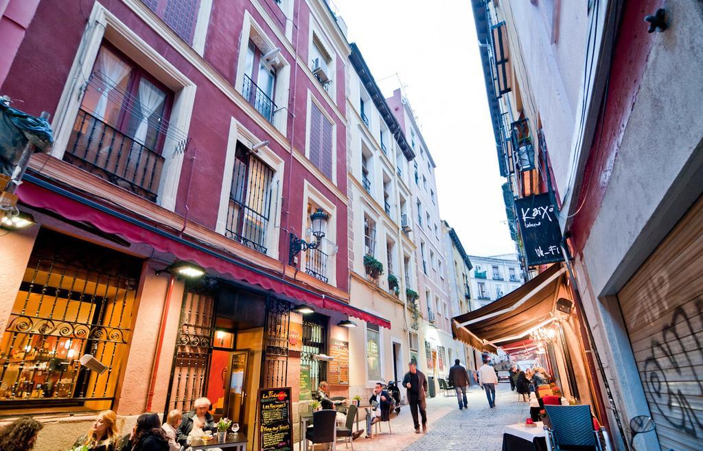 Apartamentos Puerta Del Sol I Madrid Rum bild