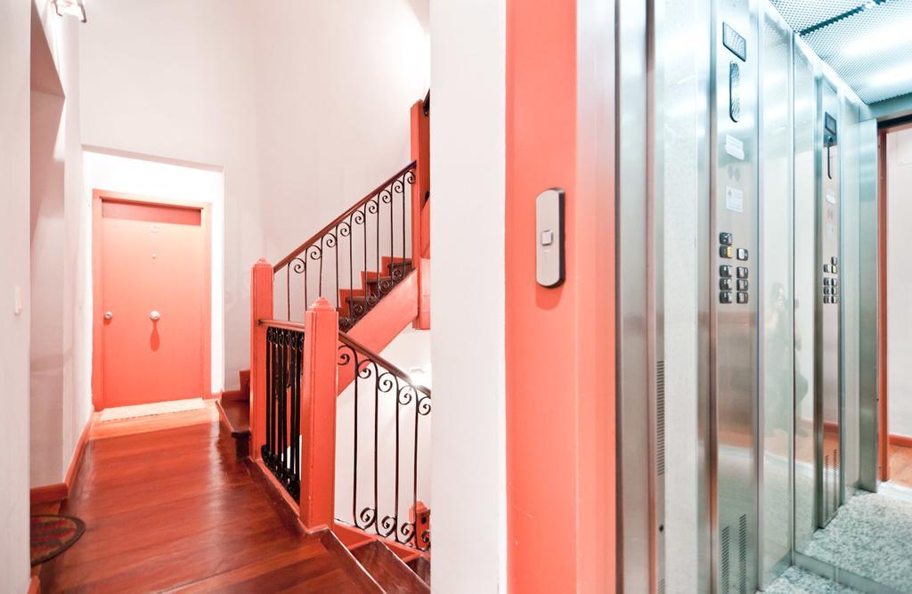 Apartamentos Puerta Del Sol I Madrid Rum bild