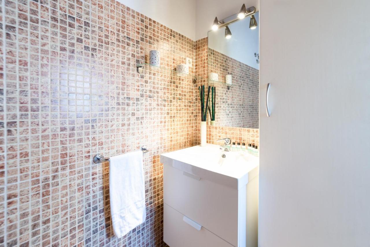Apartamentos Puerta Del Sol I Madrid Exteriör bild