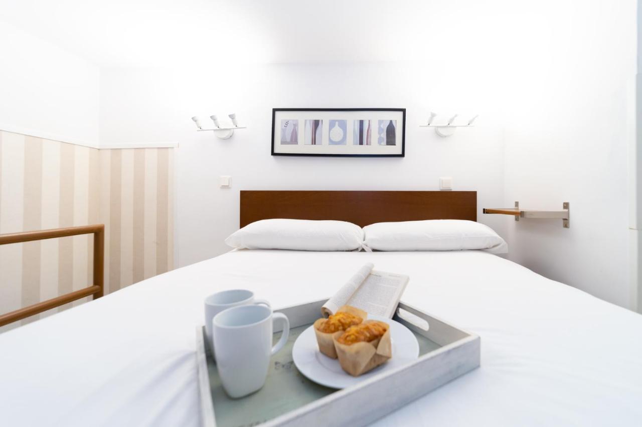 Apartamentos Puerta Del Sol I Madrid Exteriör bild