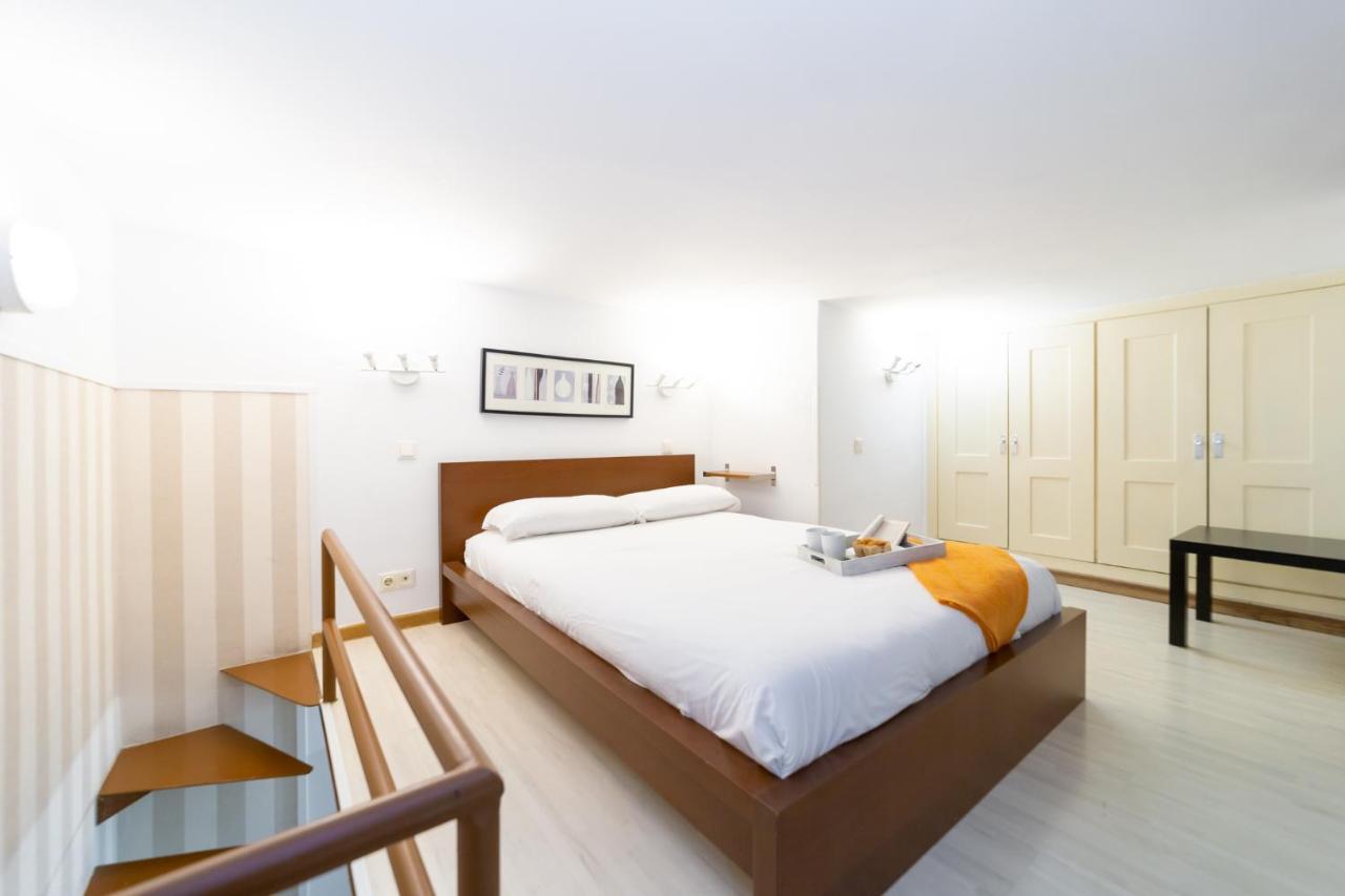 Apartamentos Puerta Del Sol I Madrid Exteriör bild